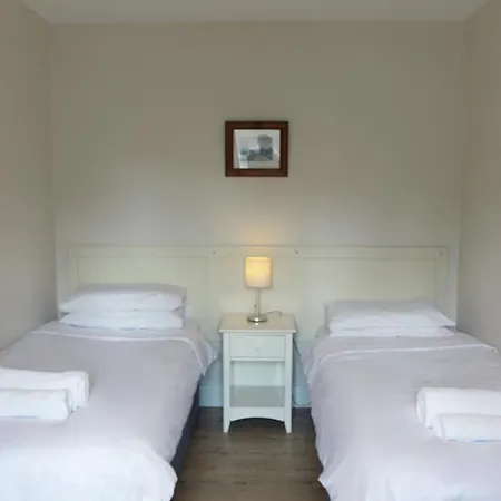 Leitrim Quay - Riverside 8 County Leitrim